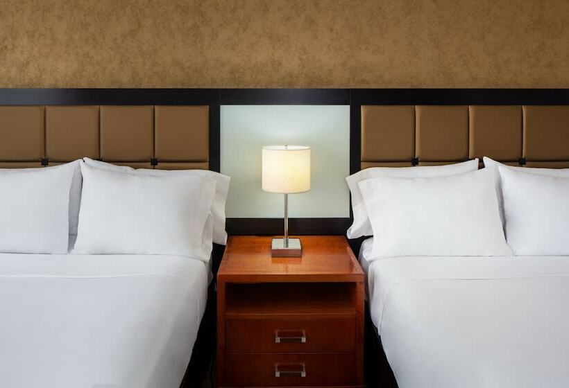 带2个双人床的标准工作室, Millennium Hotel Broadway Times Square