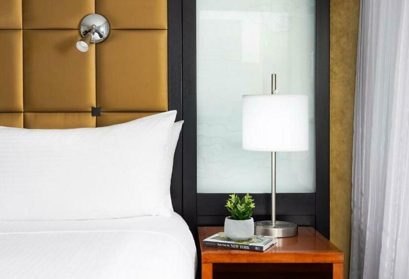اتاق استاندارد با تخت بزرگ, Millennium Hotel Broadway Times Square