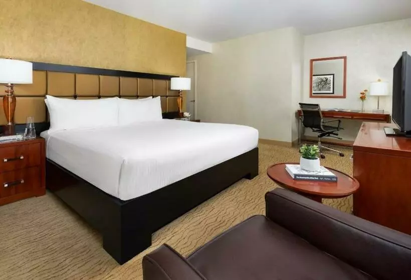 اتاق استاندارد با تخت بزرگ, Millennium Hotel Broadway Times Square