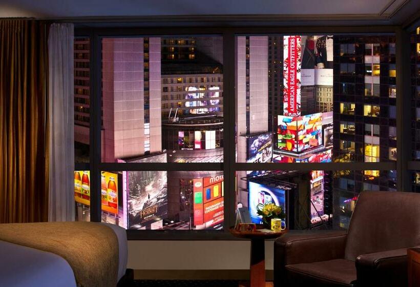 带大床的套房, Millennium Hotel Broadway Times Square