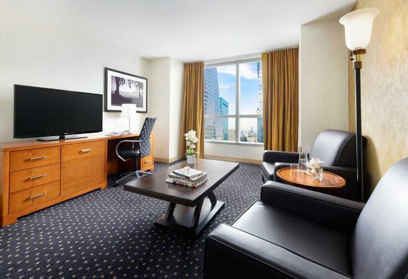 带大床的套房, Millennium Hotel Broadway Times Square