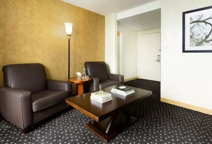 سوئیت با تخت بزرگ, Millennium Hotel Broadway Times Square