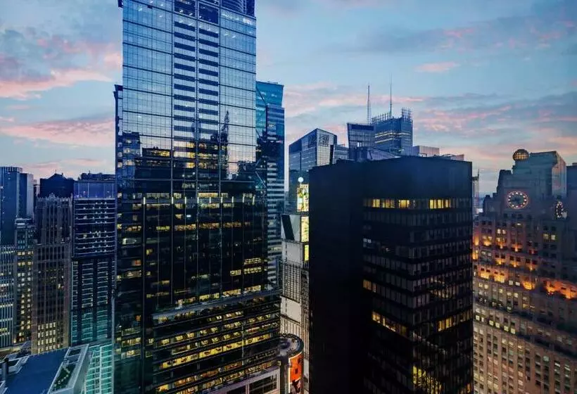 سوئیت با تخت بزرگ, Millennium Hotel Broadway Times Square