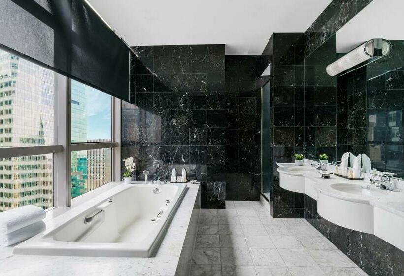 带大床的套房, Millennium Hotel Broadway Times Square