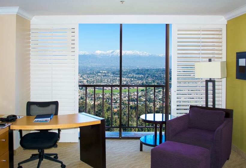 Номер Deluxe, Pacific Palms Resort And Golf Club