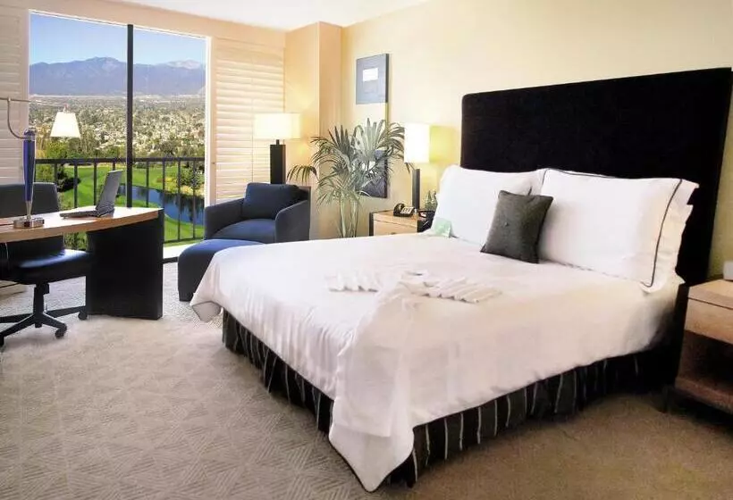 اتاق لوکس, Pacific Palms Resort And Golf Club