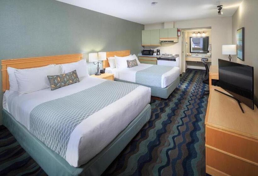 クイーンサイズベッドのスタンダードルーム, Accent Inns Kelowna