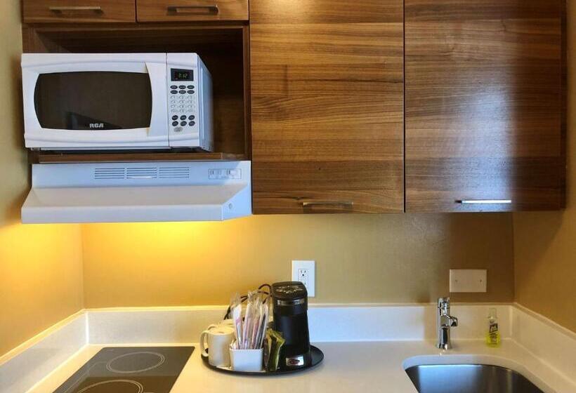 キングサイズベッドのスタンダードルーム, Best Western Plus Suites Downtown Calgary