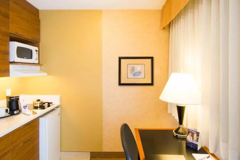 اتاق استاندارد, Best Western Plus Suites Downtown Calgary