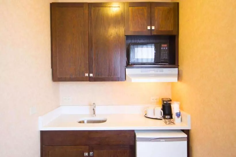 اتاق استاندارد برای معلولان, Best Western Plus Suites Downtown Calgary