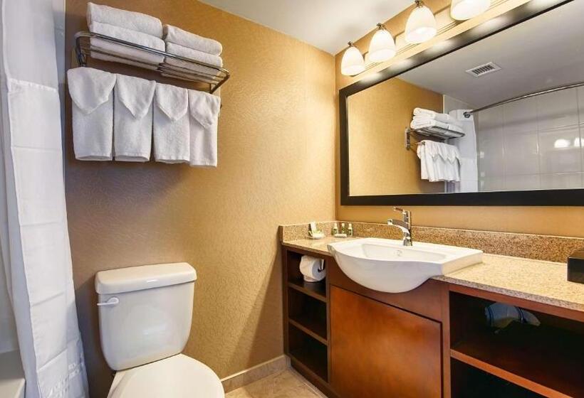 غرفة إدارية سرير كينج, Best Western Plus Suites Downtown Calgary