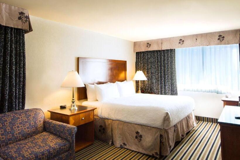 غرفة إدارية سرير كينج, Best Western Plus Suites Downtown Calgary