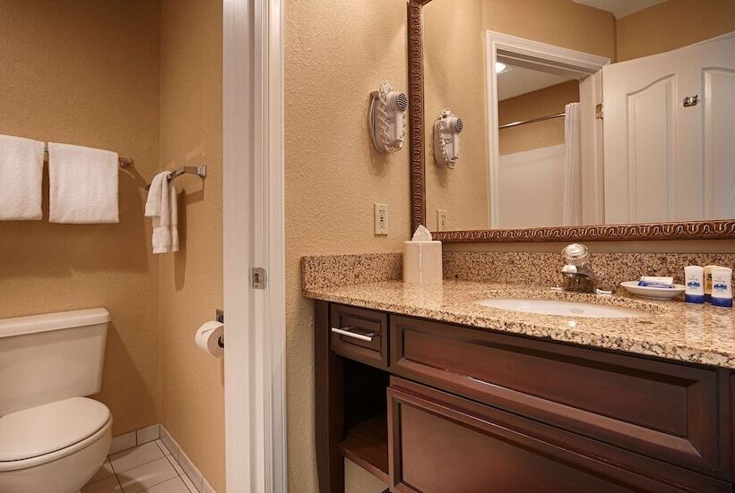 Люкс, Best Western Salbasgeon Inn & Suites