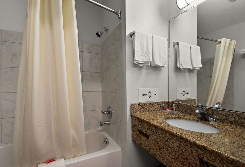 Люкс, Econo Lodge