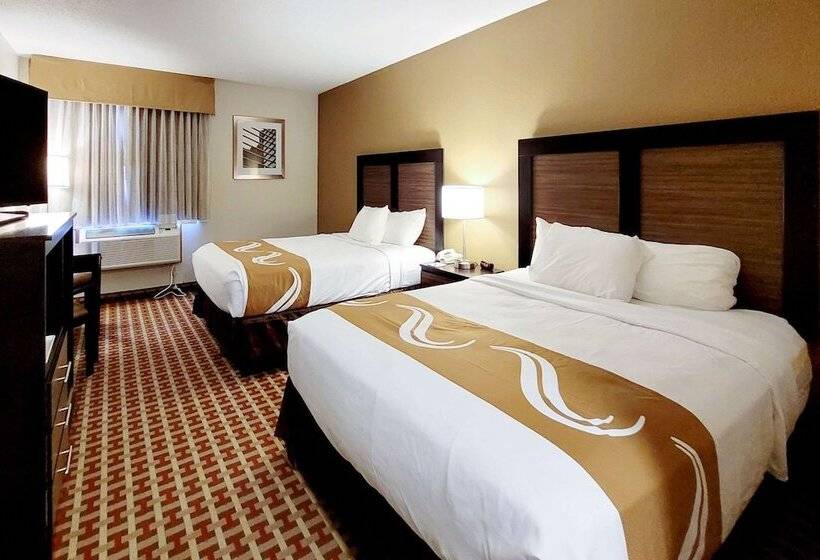غرفه قياسيه سريرين مزدوجين, Quality Inn & Suites