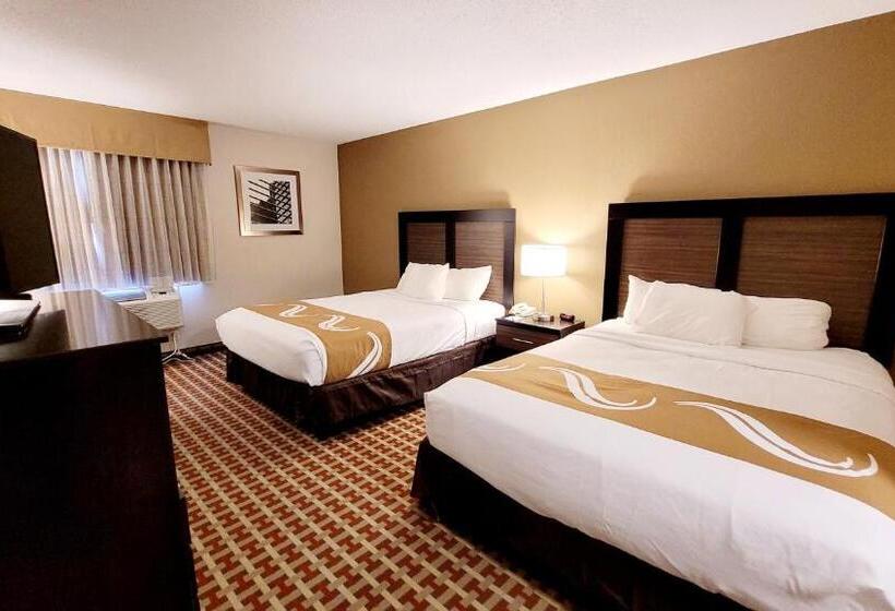 غرفه قياسيه سريرين مزدوجين, Quality Inn & Suites