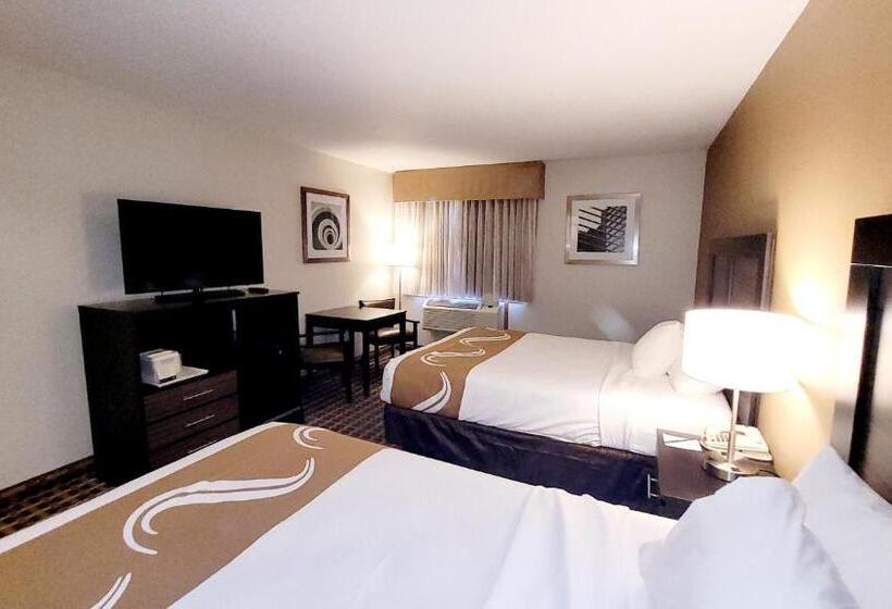 غرفه قياسيه سريرين مزدوجين, Quality Inn & Suites