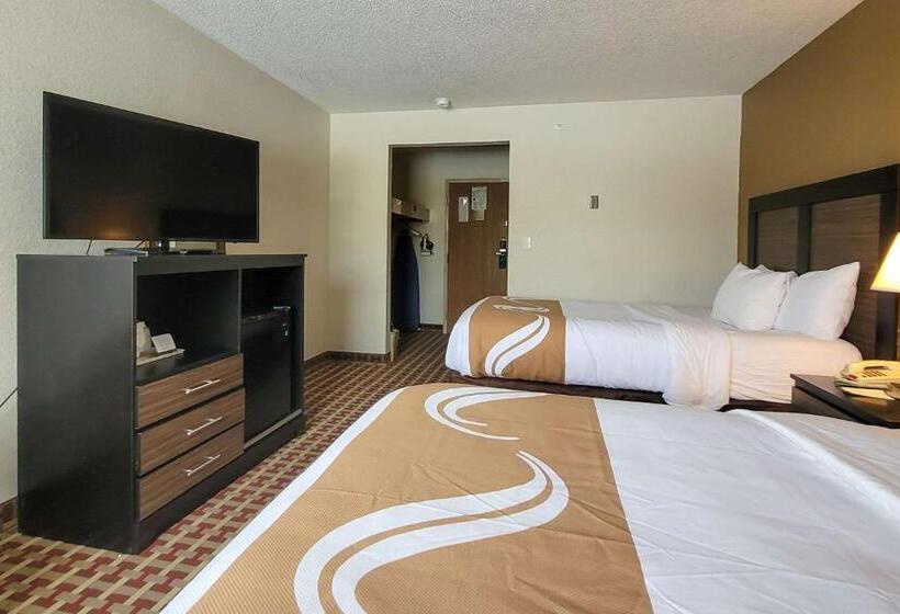 Номер Стандарт 2 Двуспальные Кровати, Quality Inn & Suites