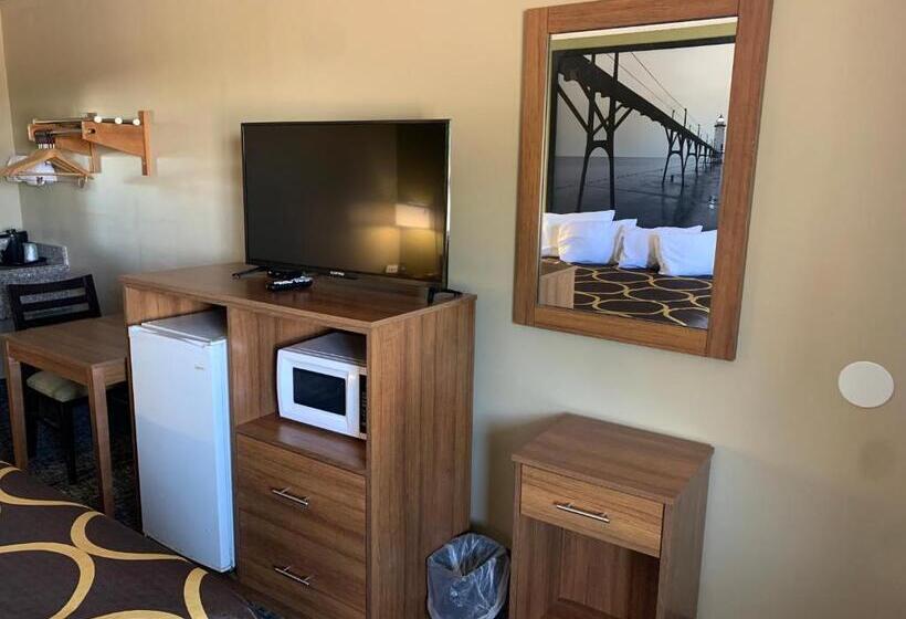 غرفة قياسية سرير كينج, Super 8 By Wyndham Petoskey