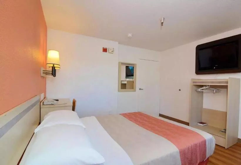 اتاق لوکس, Motel 6 Twentynine Palms, Ca