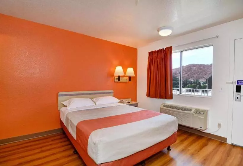 اتاق استاندارد برای معلولان, Motel 6 Twentynine Palms, Ca