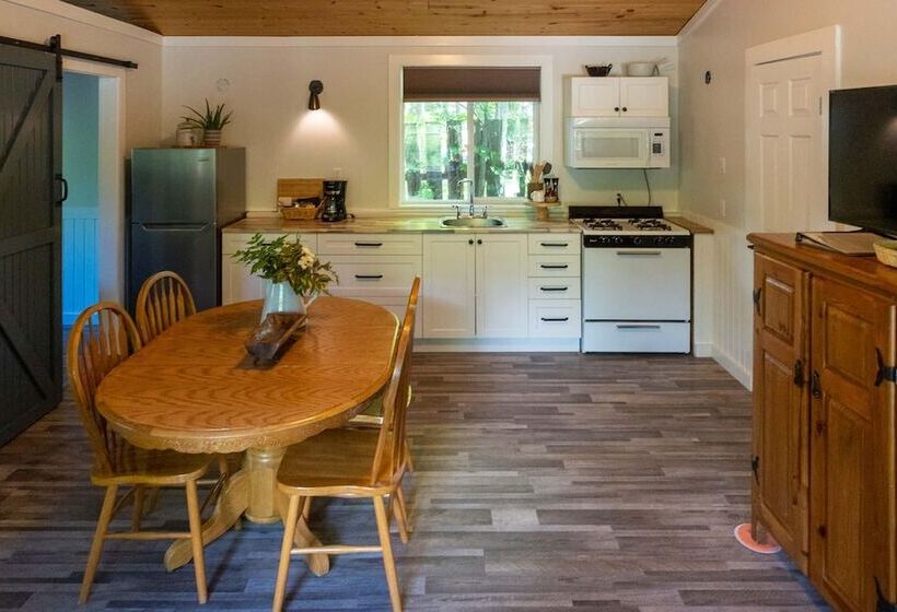 小室, Barefoot Villas And Retreat
