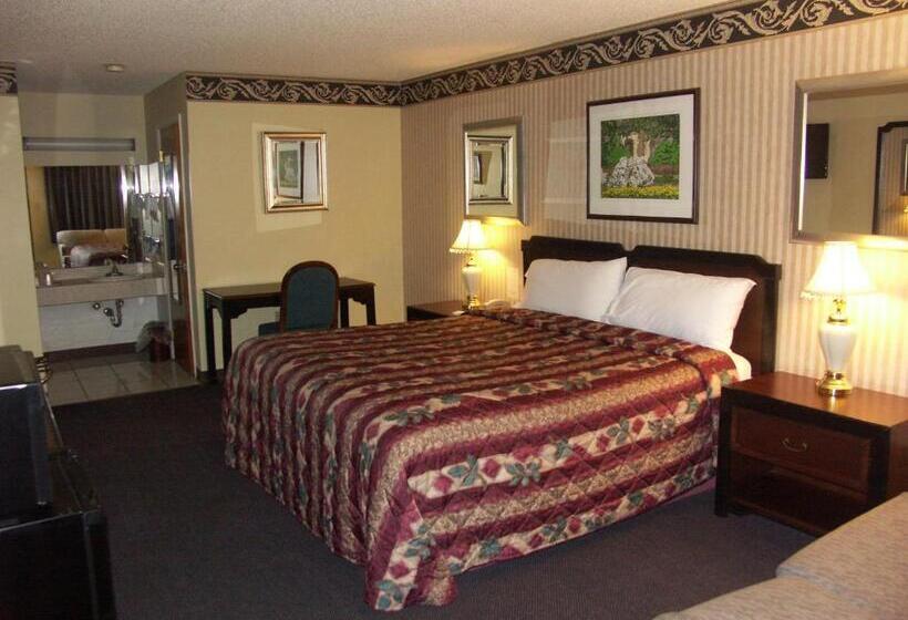 غرفة قياسية سرير كينج, Deerwood Inn And Madison Campground