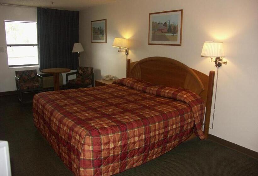 스탠다드 룸 킹사이즈 침대, Deerwood Inn And Madison Campground