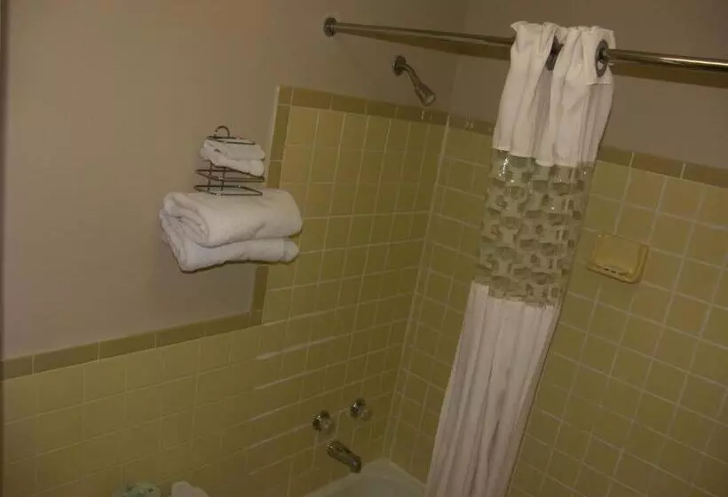 スタンダードルーム, Deerwood Inn And Madison Campground