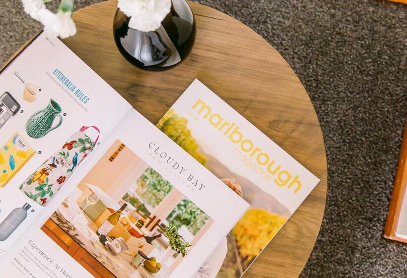 Студия Стандарт, Flaxbourne Motels