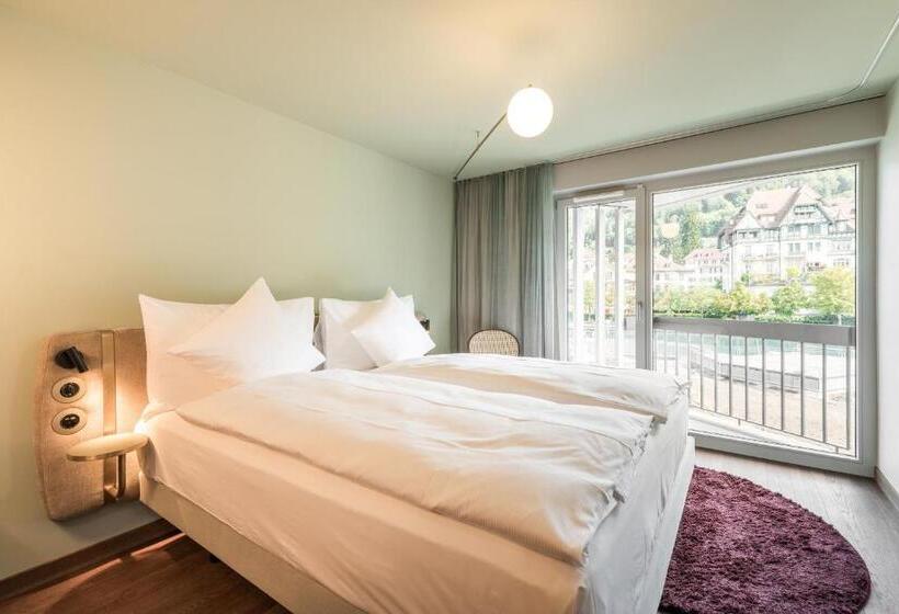 标准间, Aare Thun