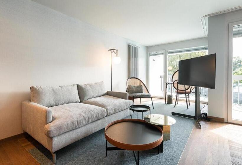 豪华房间, Aare Thun