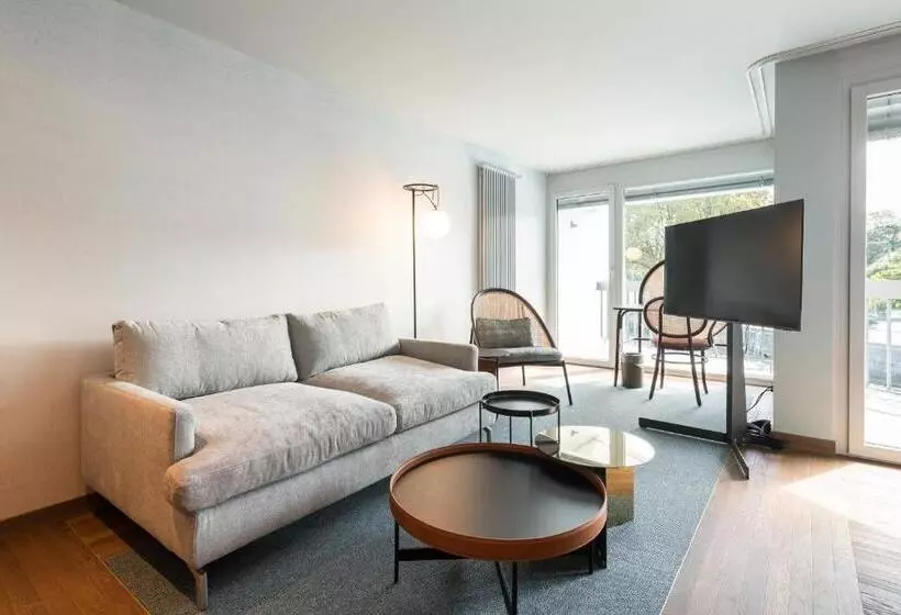 Deluxe Room, Aare Thun