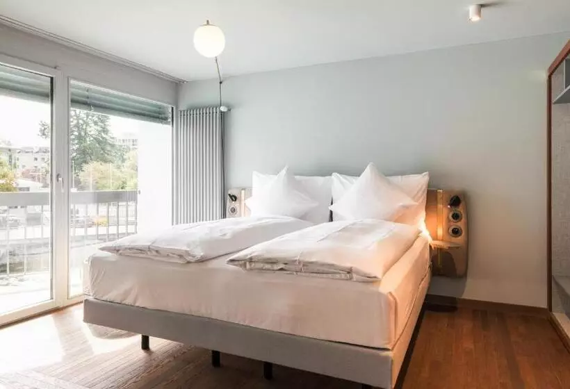Deluxe Room, Aare Thun