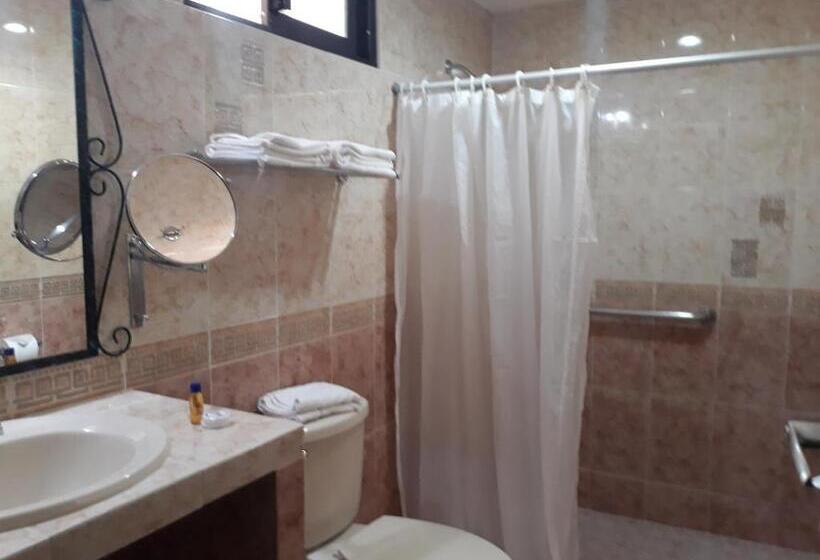 经济房, Maya Tulipanes