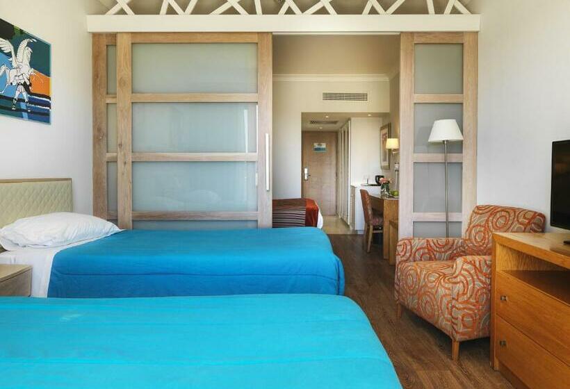 패밀리 주니어 스위트, Olympic Lagoon Resort Ayia Napa