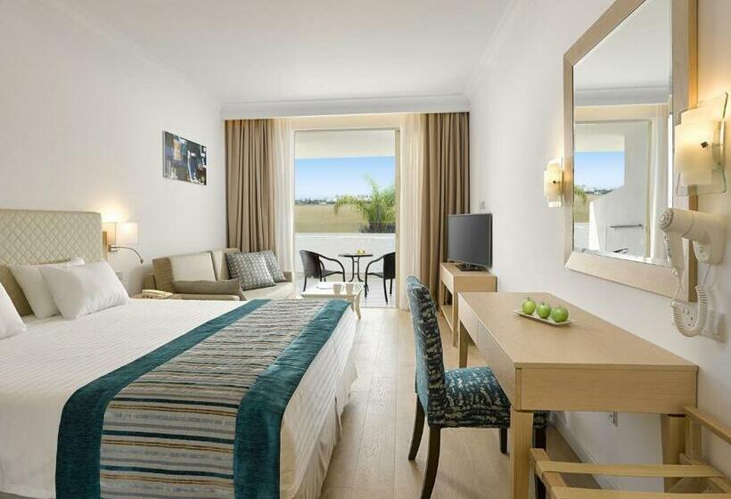 디럭스 룸, Olympic Lagoon Resort Ayia Napa