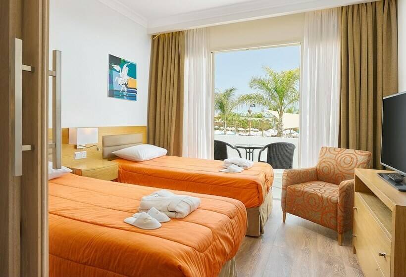 패밀리 스위트, Olympic Lagoon Resort Ayia Napa