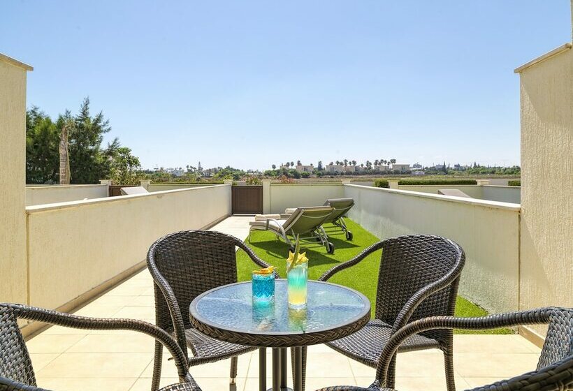 패밀리 스위트, Olympic Lagoon Resort Ayia Napa