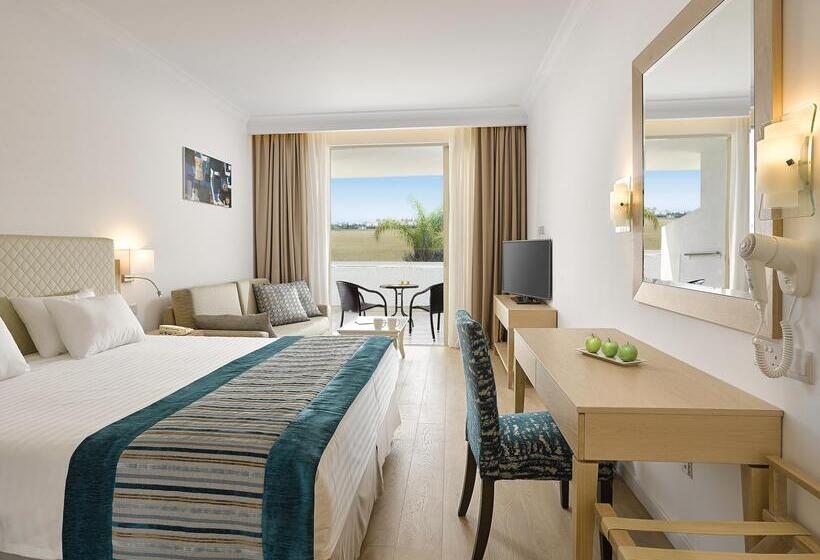 디럭스 룸, Olympic Lagoon Resort Ayia Napa