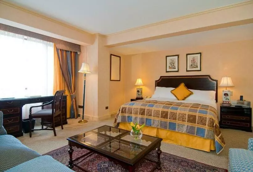 سوییت, Park Plaza Santiago
