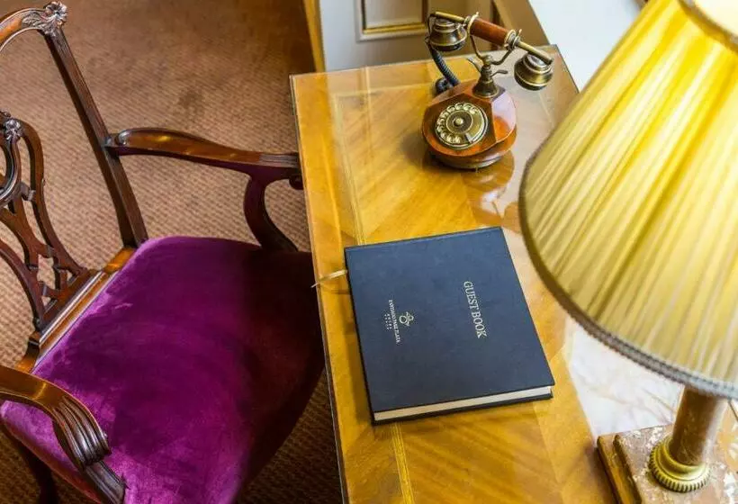 اتاق کلاب یک تخته, Park Plaza Santiago