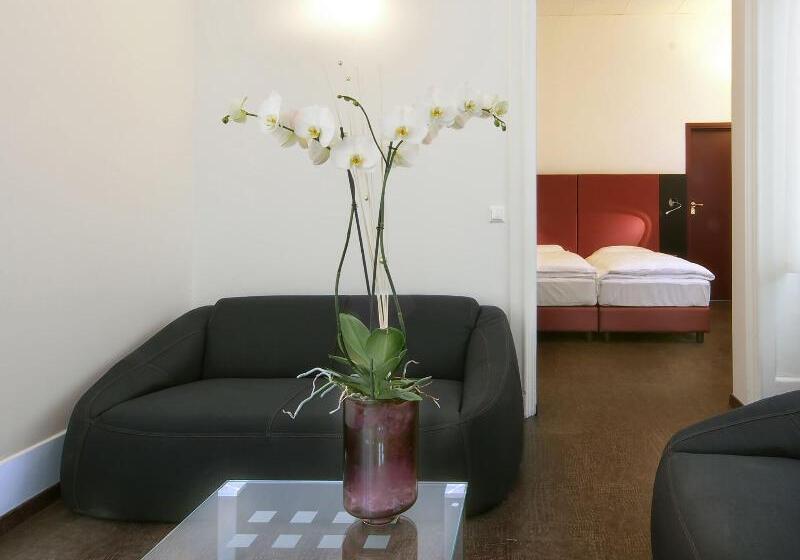 جناح جونيور, Rio Muralto