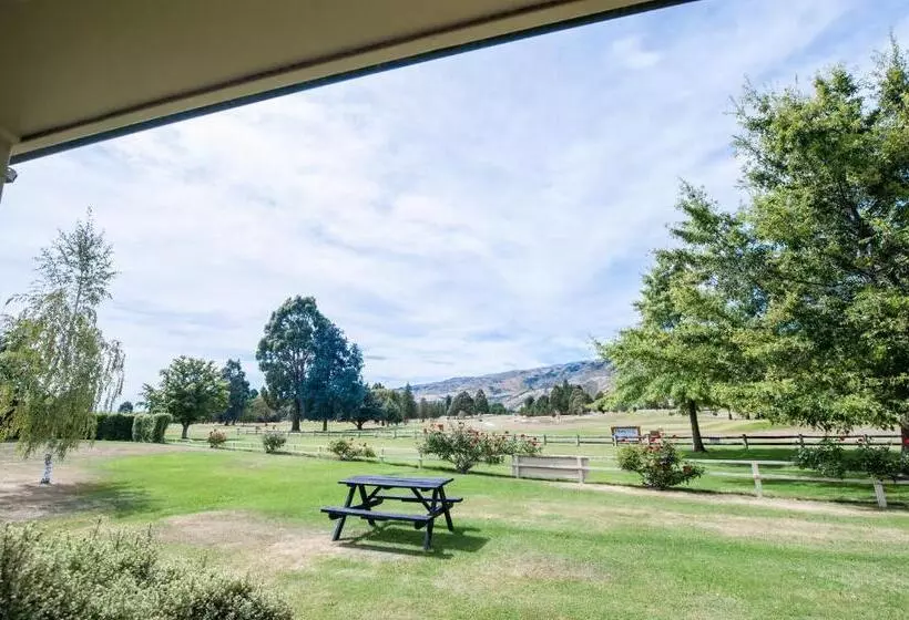 スーペリアスタジオ, Lake Dunstan Motel