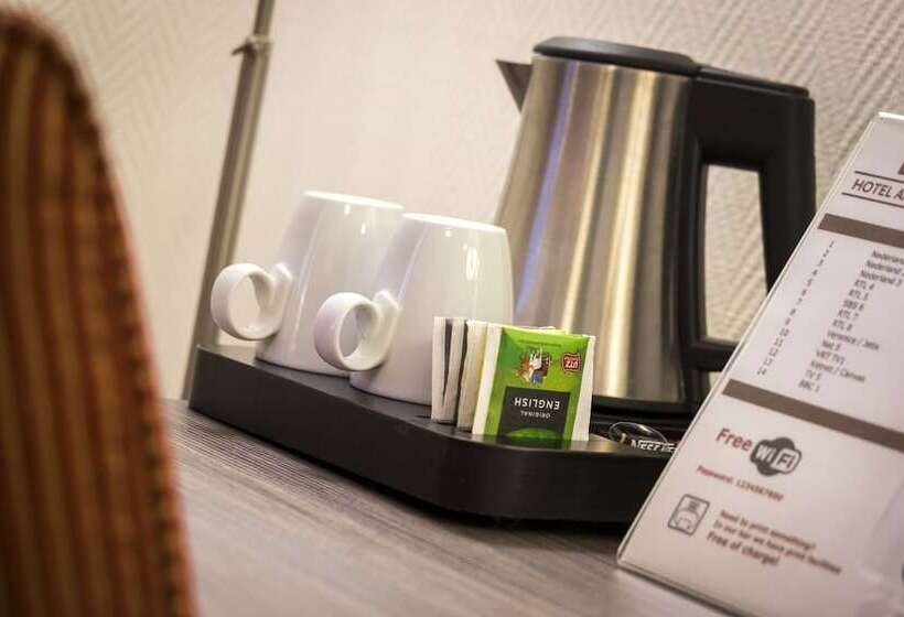 اتاق استاندارد سه نفره, Aalders