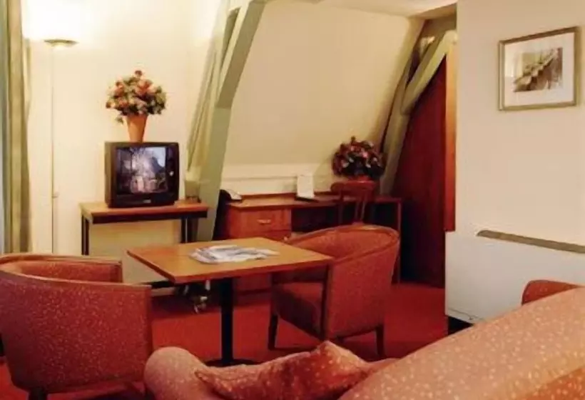 スイート, Best Western Dam Square Inn
