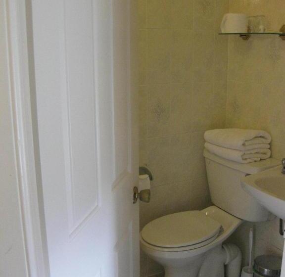 패밀리 룸, Glebe House