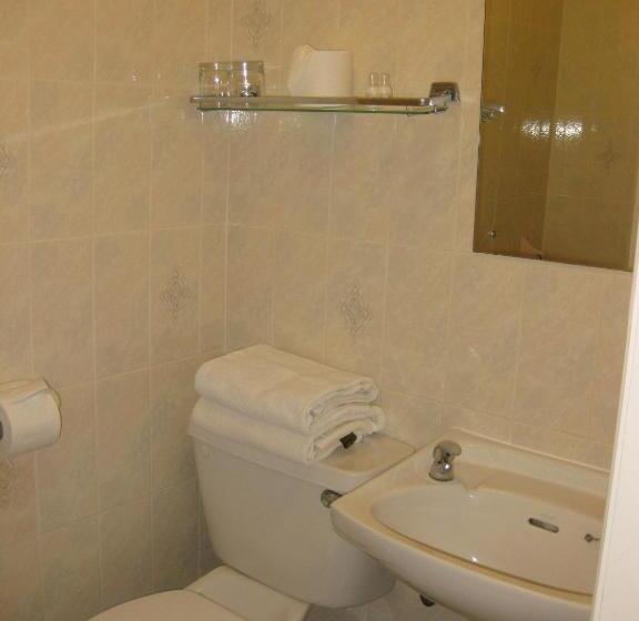 패밀리 룸, Glebe House