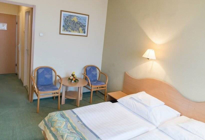 חדר סופריור עם מרפסת, Hunguest Helios Hévíz