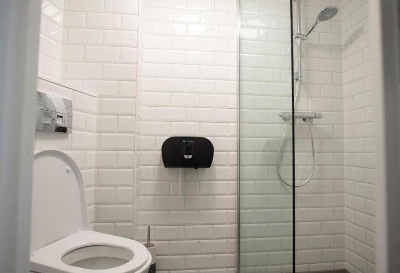 غرفة قياسية, Internationaal